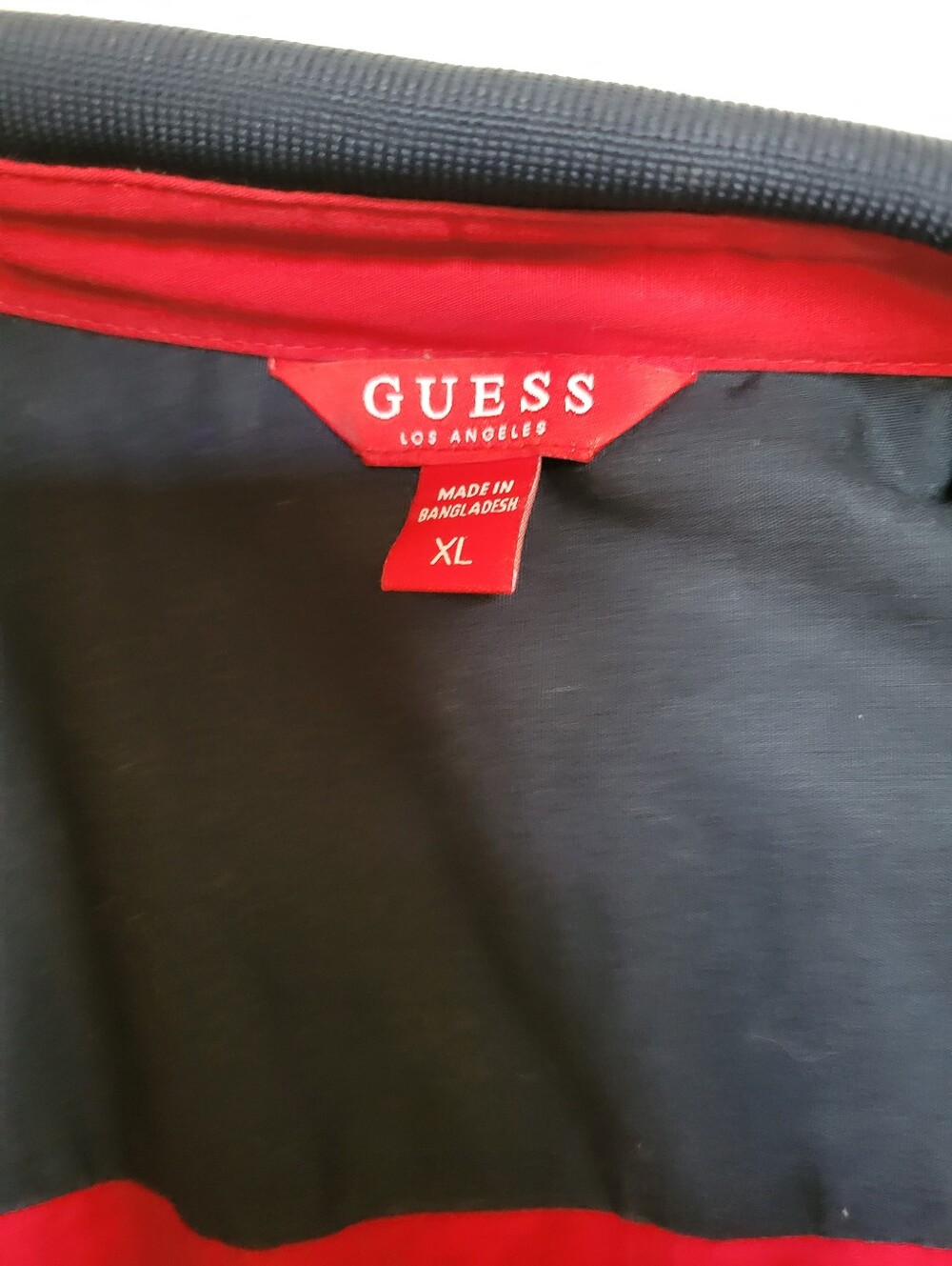 Guess Men's Red Short-Sleeve Button-Up Shirt with Contrast Collar Size XL - Picture 5 of 5
